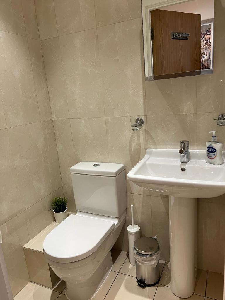 Cosy Private Rooms Near Euston Station, Central ลอนดอน ภายนอก รูปภาพ